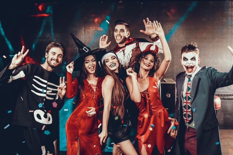 halloween party tra amici e amiche 